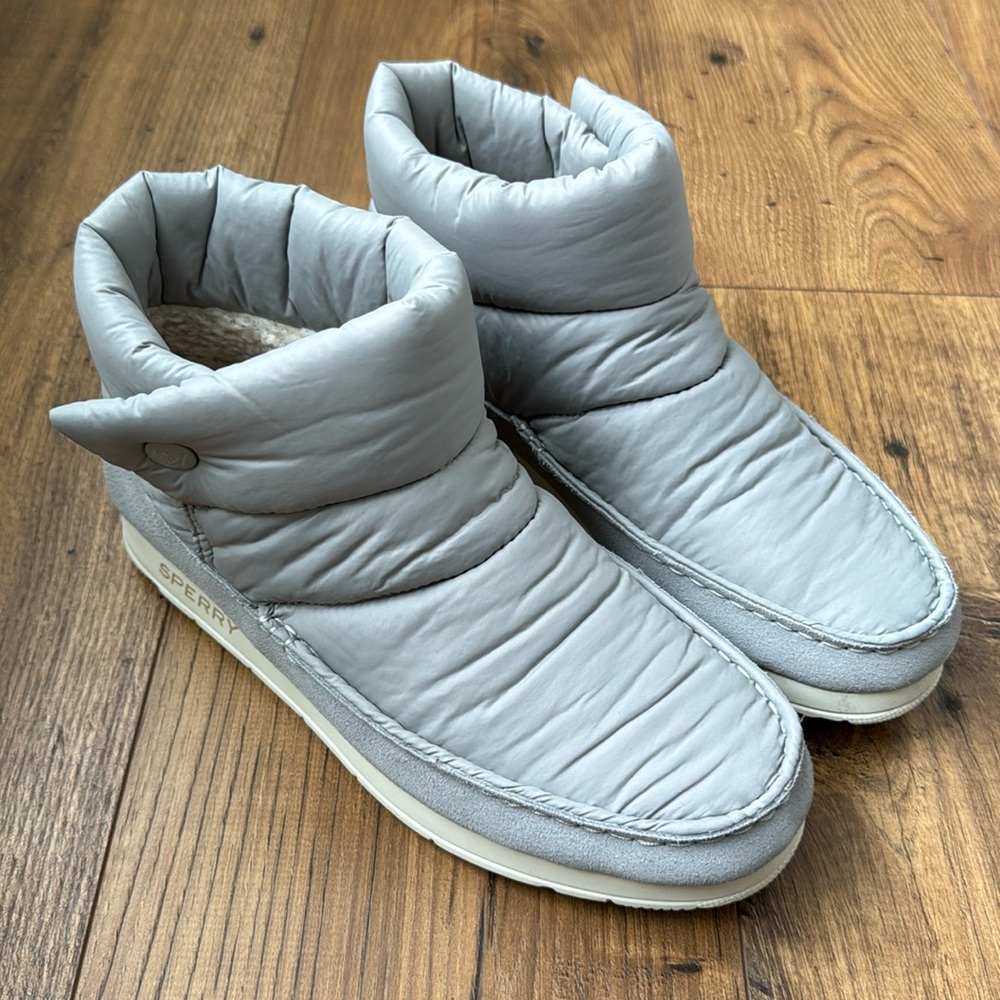 Sperry nylon grey puffer winter boots, size 7.5